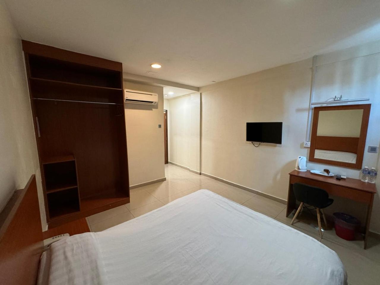 Aeton Hotel Nilai Bagian luar foto