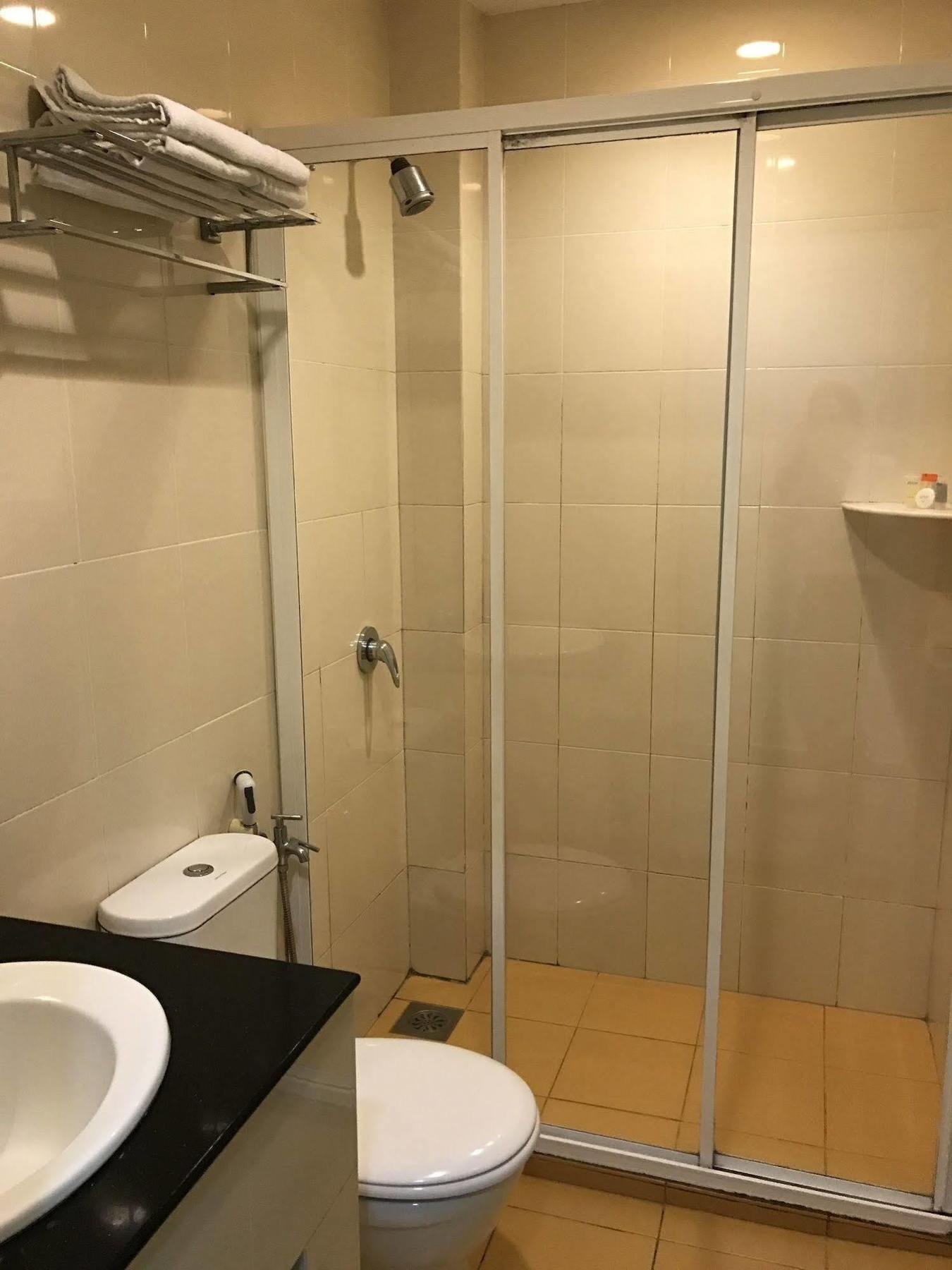 Aeton Hotel Nilai Bagian luar foto