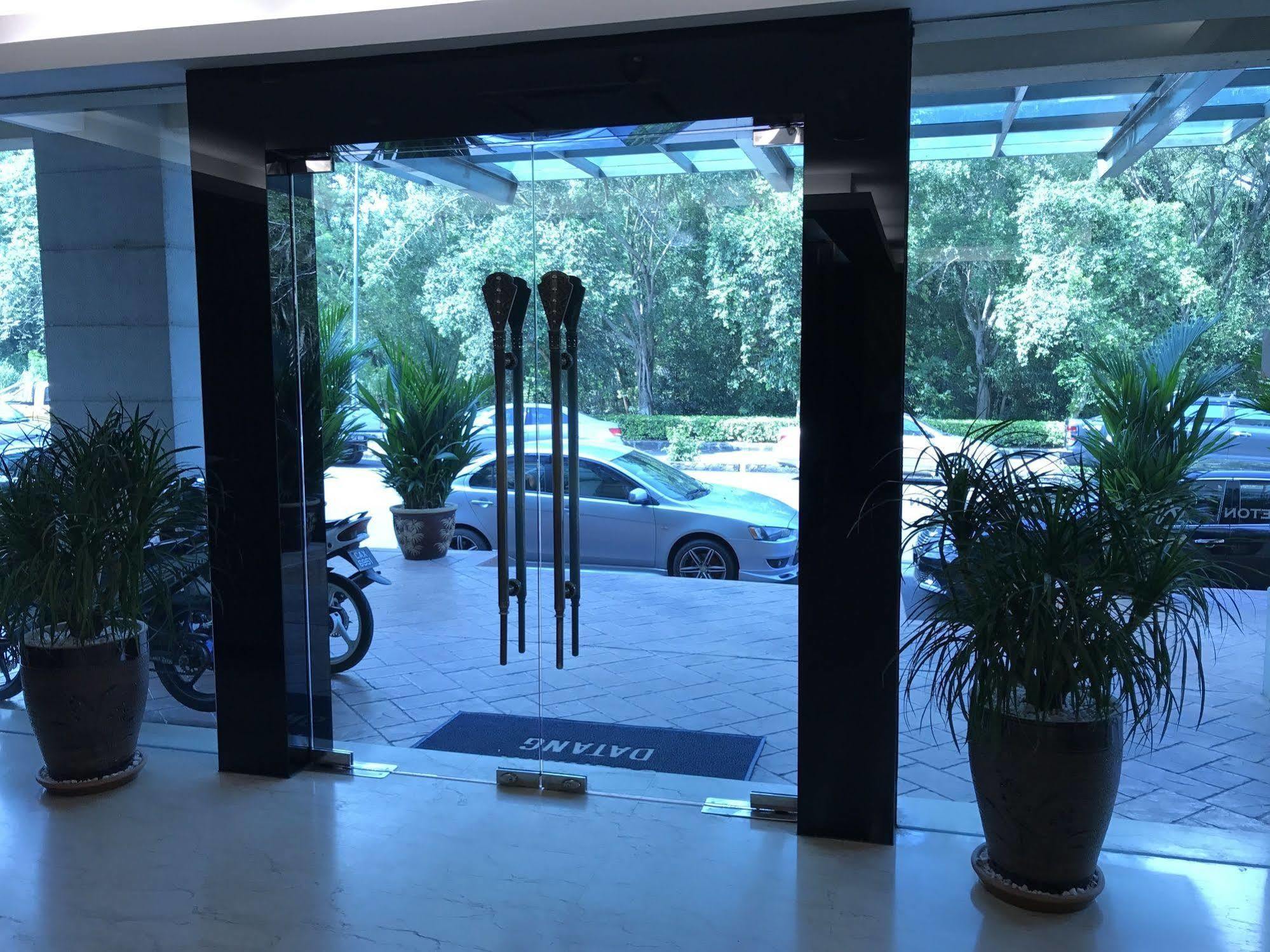 Aeton Hotel Nilai Bagian luar foto